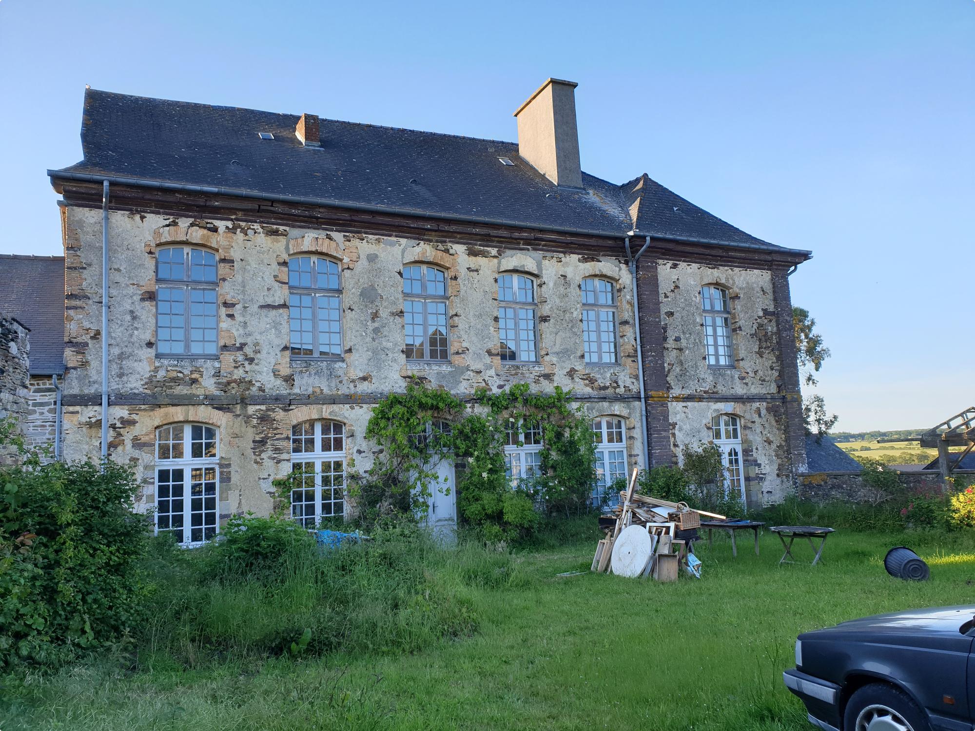 Manoir-Sainte-Colombe-Exterieur-Avant